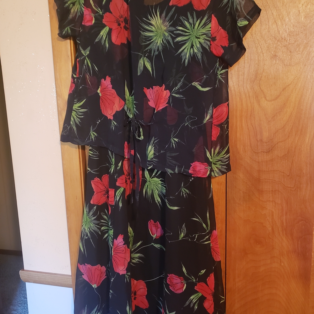 Floral Maxi Dress with Red & Green Botanical Print